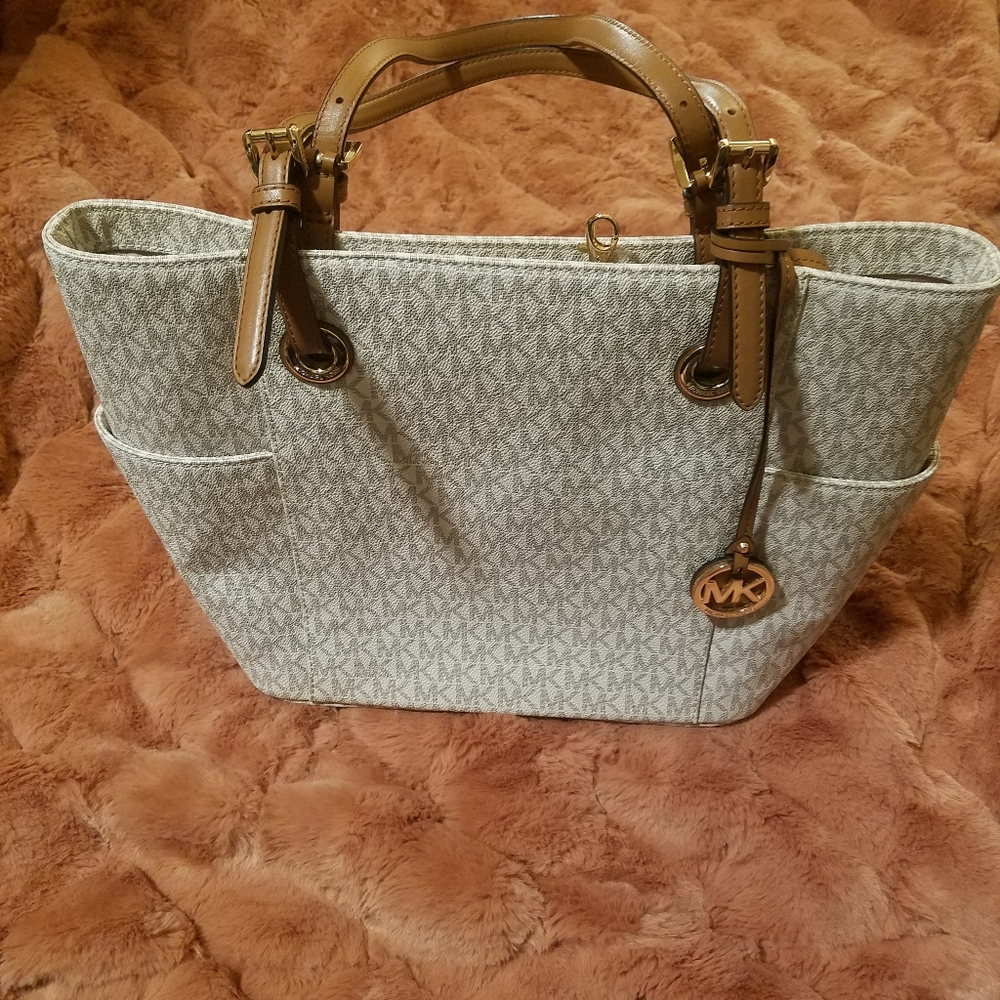 Michael Kors Jet Set East West Signature Logo and Logo Charm Top Zip Tote❤